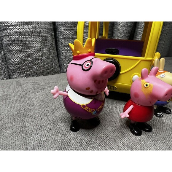 Peppa Pig Yellow Minivan Mini Camper Van Bus Jazwares Figures Lot - Picture 2 of 13